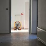 Vornahme eines Akkulüfters in den Räumlichkeiten
