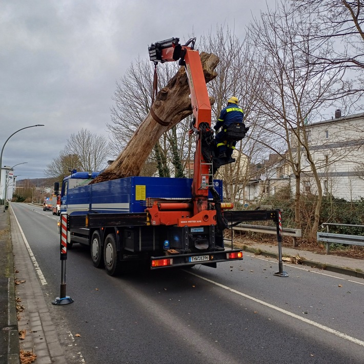 Bergung mit Hilfe der Kollegen vom Technischen Hilfswerk