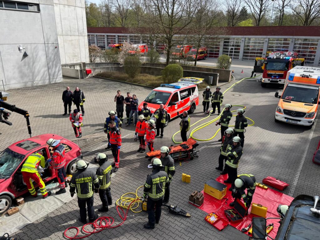 Übung der Einsatzlage VU-P-Klemm