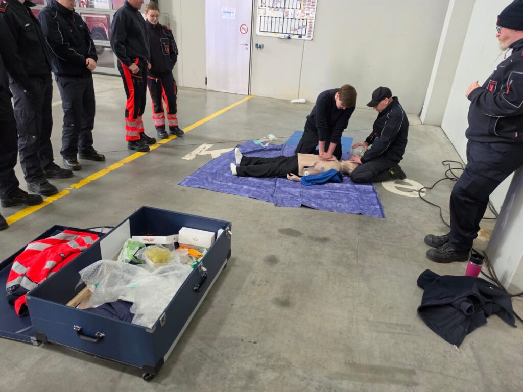 Übung von erster Hilfe