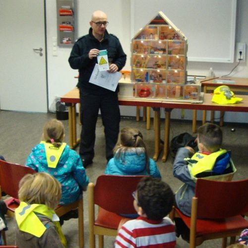 Die Brandschutzerziehung wird altersgerecht und lehrreich unterrichtet.